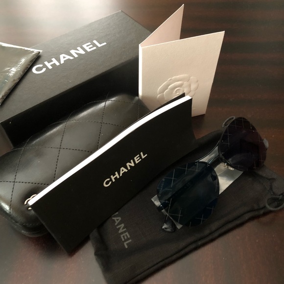 Authentic Chanel Blue Pilot Quilt Sunglasses - Picture 4 of 8
